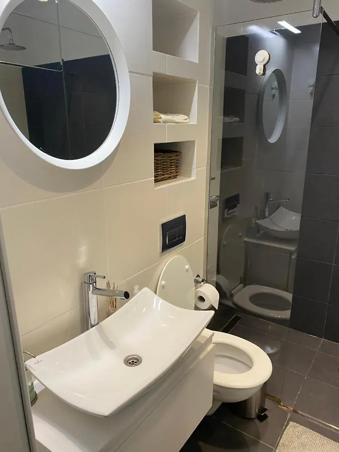 National Park Boutique Studio Bukarest 0*,